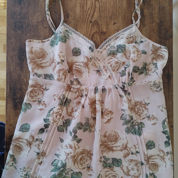 Medium, Floral, spaghetti strapped with lace Forever 21 shirt - Picture 3 of 4